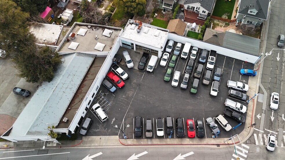 Primary Photo Of 885 N San Mateo Dr, San Mateo Auto Dealership For Lease