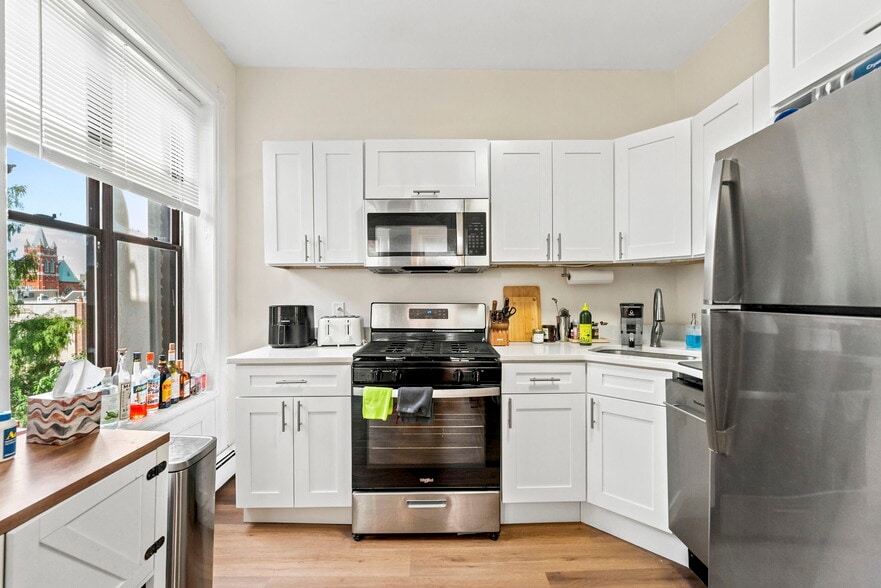 More Photos Of 300 Garden St, Hoboken Apartments For Sale