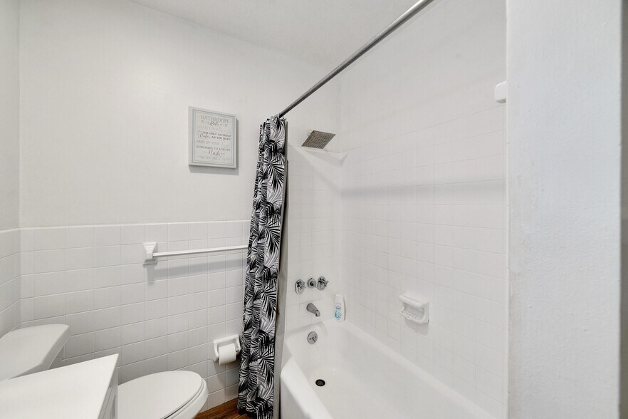 More Photos Of 4513 W McElroy Ave, Tampa Apartments For Sale