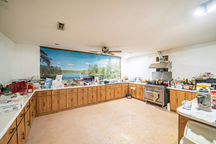 More Photos Of 6641 US Highway 62 W, Kuttawa Flex For Sale