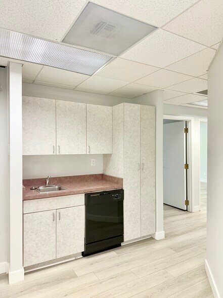 More Photos Of 4144 N 44th St, Phoenix Office For Lease