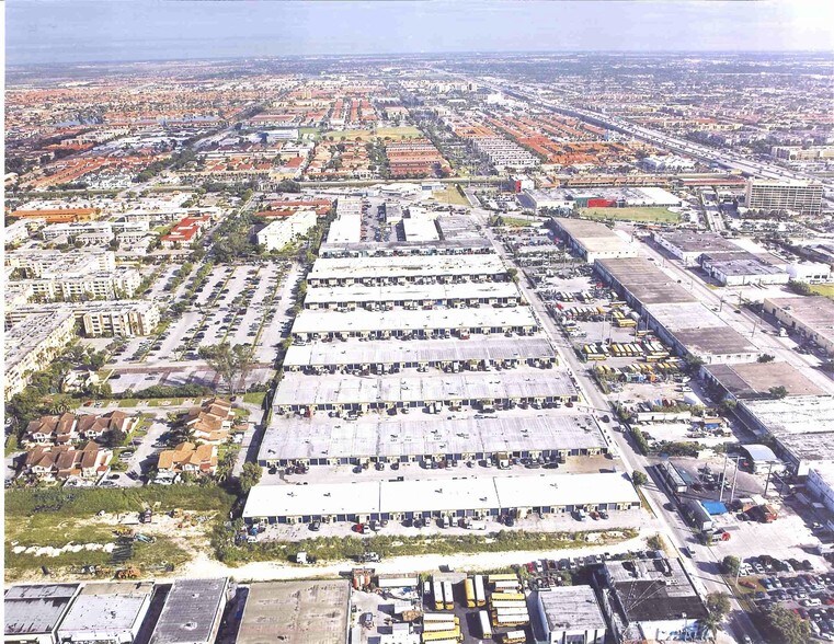 More Photos Of 9807-9808 NW 80th Ave, Hialeah Warehouse For Lease