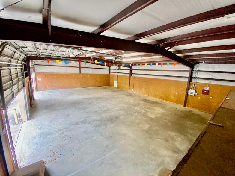 More Photos Of 6556-6560 Westwood Blvd, Beaumont Light Manufacturing For Lease