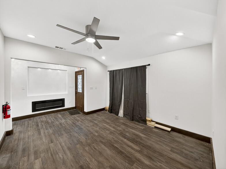 More Photos Of 612 N Third Street, Princeton Office For Sale