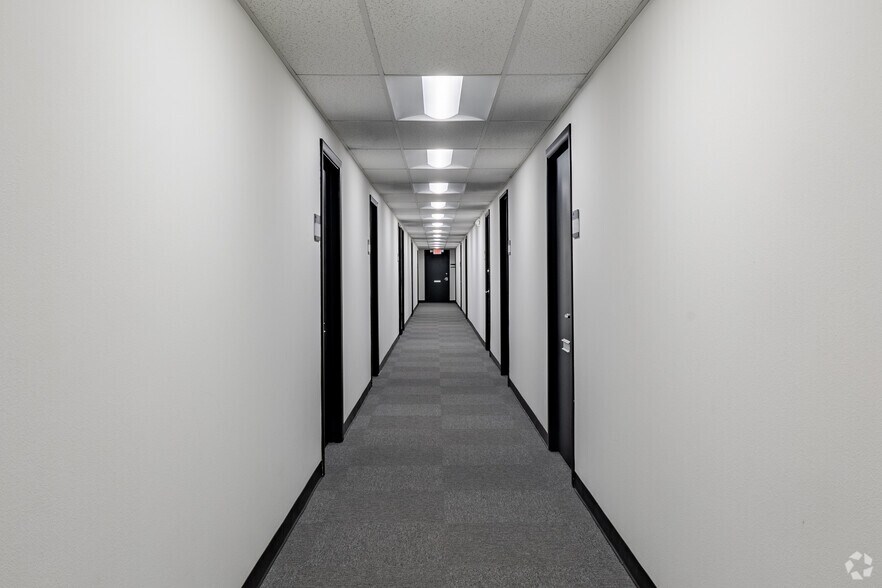 More Photos Of 611 S Catalina St, Los Angeles Loft Creative Space For Lease