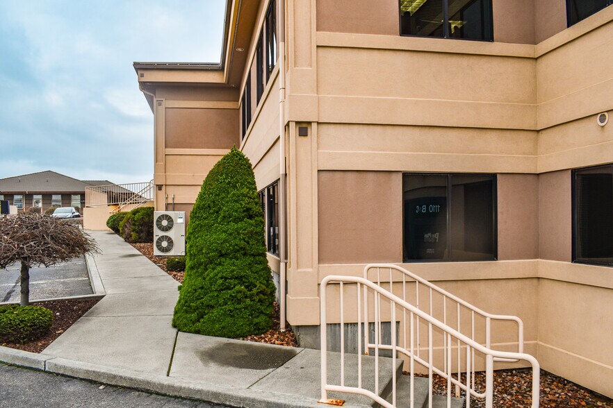 More Photos Of 1110 N Center Pky, Kennewick Office For Lease