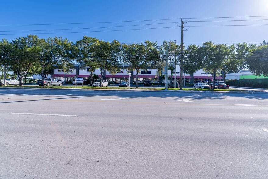 More Photos Of 7850 NW 32nd St, Doral Storefront For Lease