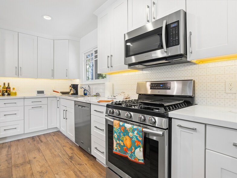 More Photos Of 7580 McGroarty Ter, Tujunga Apartments For Sale