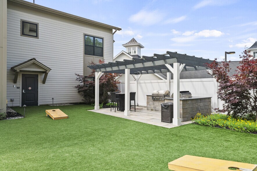 More Photos Of 77A Excelsior Ave, Saratoga Springs Apartments For Lease