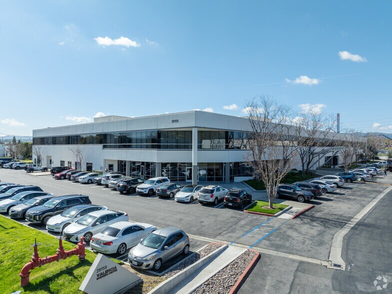 More Photos Of 28159 Avenue Stanford, Valencia Light Distribution For Lease