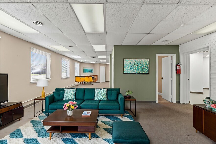 More Photos Of 1901 Gravois Ave, Saint Louis Freestanding For Lease