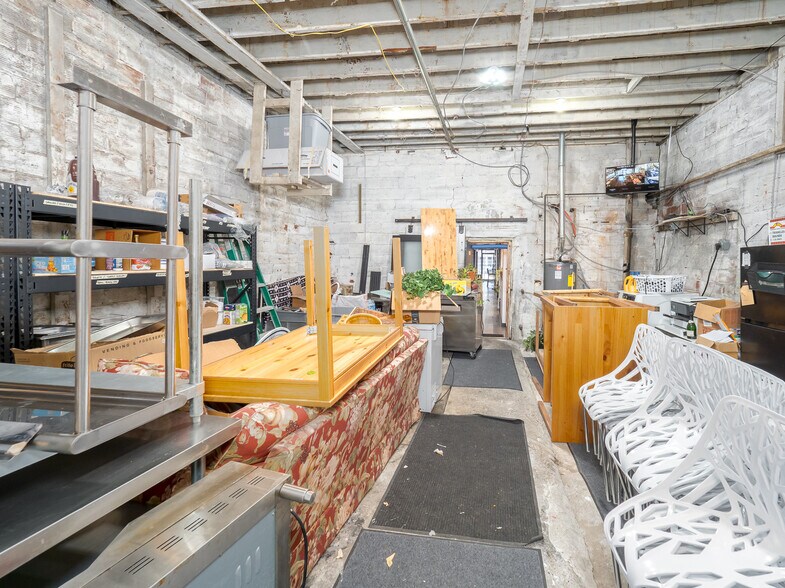 More Photos Of 503 E 1st St, Newberg Storefront For Sale