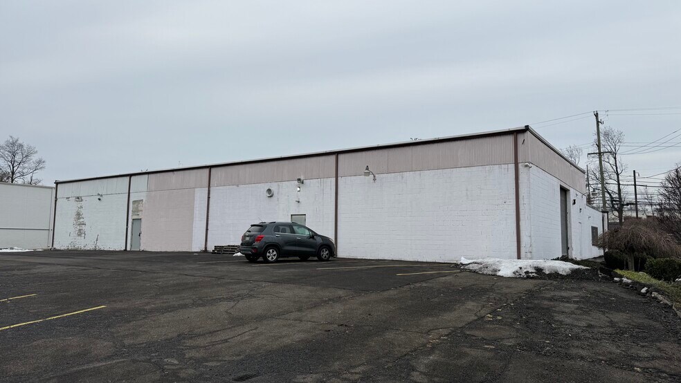More Photos Of 2835 Terwood Rd, Willow Grove Warehouse For Lease