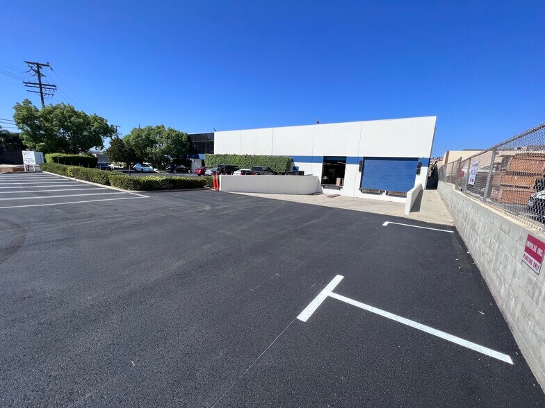 More Photos Of 9667 Owensmouth Ave, Chatsworth Warehouse For Sale