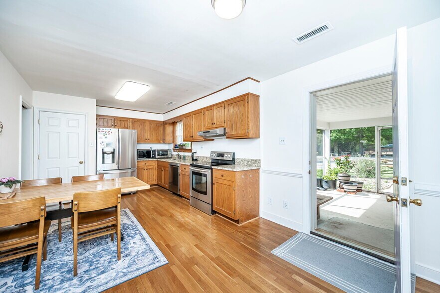 More Photos Of 7740 Cherokee Rd, Richmond Religious Facility For Sale