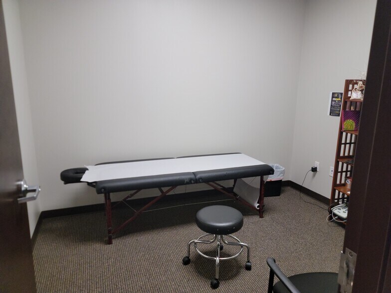 More Photos Of 2295 S Hiawassee Rd, Orlando Office For Sale