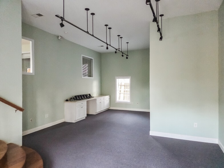 More Photos Of 156 S Blackstock Rd, Spartanburg Office For Sale