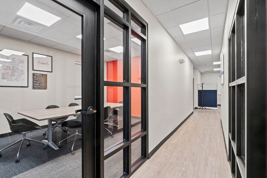 More Photos Of 4600 E Martha Truman Rd, Grandview Warehouse For Lease