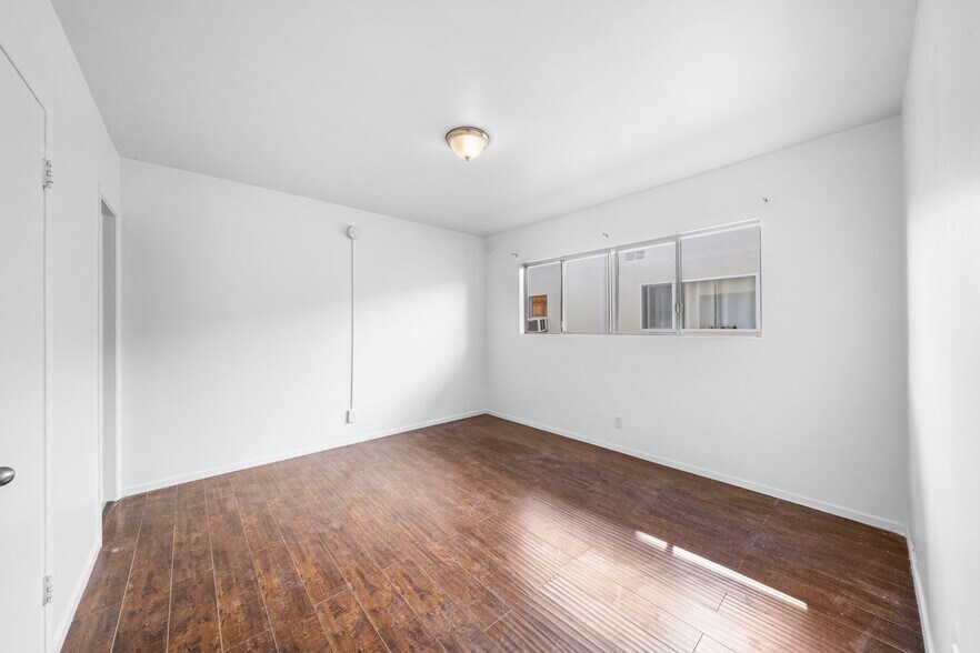 More Photos Of 127 S St Andrews Pl, Los Angeles Apartments For Sale