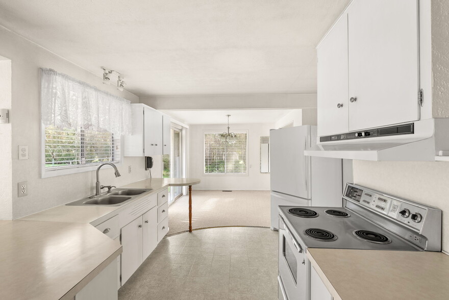 More Photos Of 1480 Rush Rd, Chehalis Office For Sale