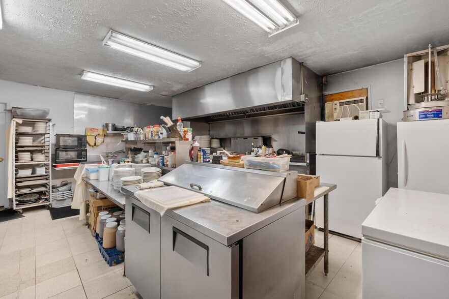 More Photos Of 607 Butts Mill Rd, Pine Mountain General Retail For Sale