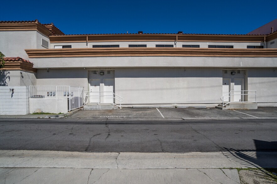 More Photos Of 200-222 E Foothill Blvd, Arcadia Storefront Retail Office For Sale