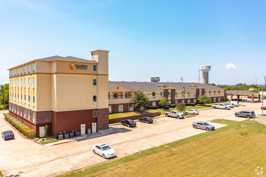 Primary Photo Of 404 N I-35 E, Red Oak Hotel For Sale
