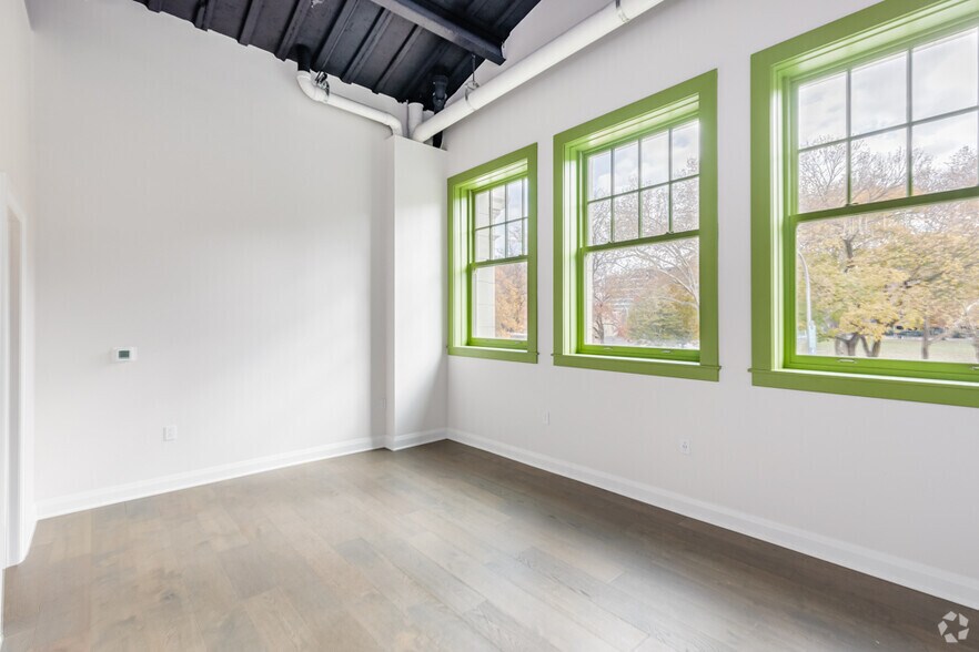 More Photos Of 4 W North Ave, Pittsburgh Apartments For Lease
