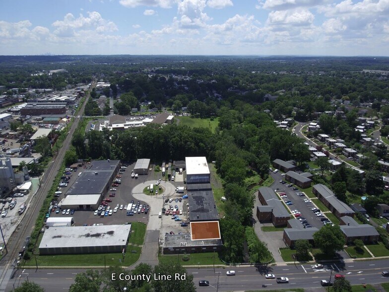 More Photos Of 244 E County Line Rd, Hatboro Manufacturing For Lease