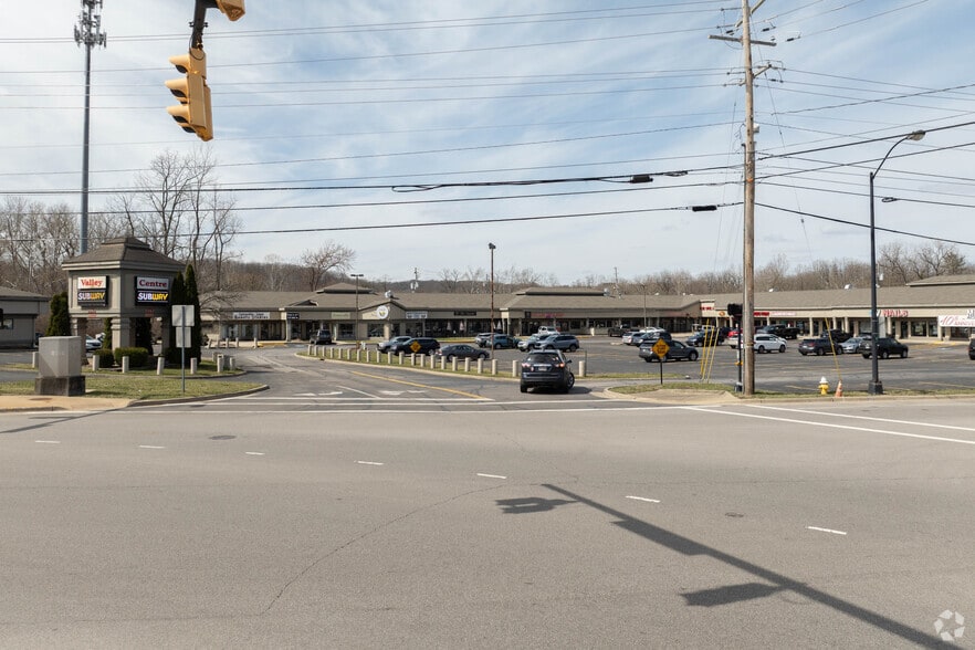 More Photos Of 1562 Akron Peninsula Rd, Akron Storefront For Lease