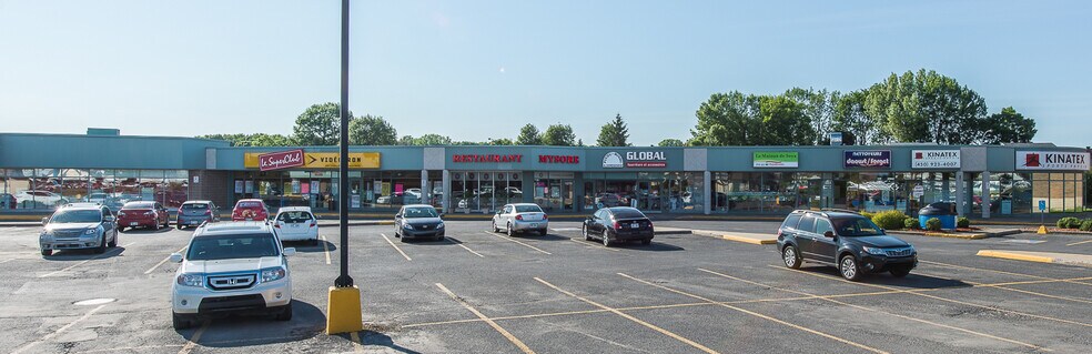 More Photos Of 8200-8230 Boul Taschereau, Brossard Storefront For Lease