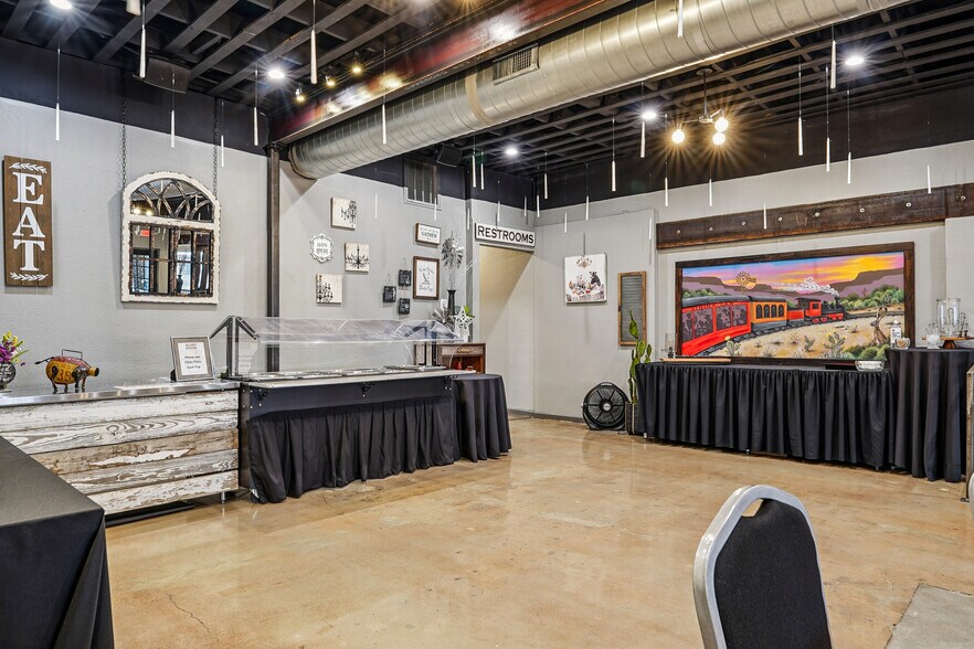 More Photos Of 109-111 S Main St, Irving Restaurant For Sale