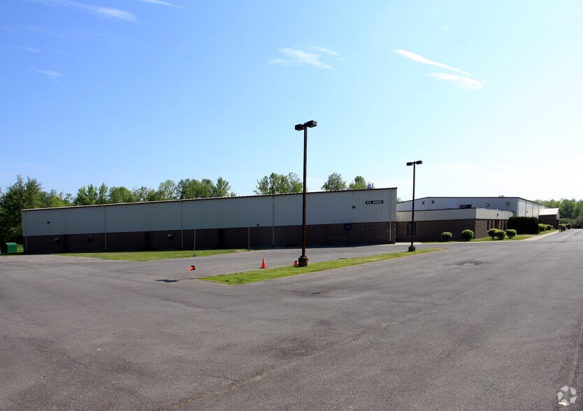 More Photos Of 2725 W Entry Rd, Baldwinsville Sports And Entertainment For Sale