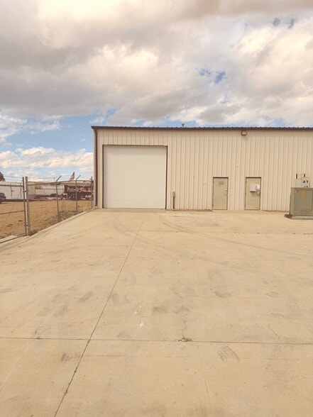 Primary Photo Of 14317-14319 Longs Peak Ct, Longmont Warehouse For Lease