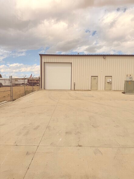 More Photos Of 14317-14319 Longs Peak Ct, Longmont Warehouse For Lease