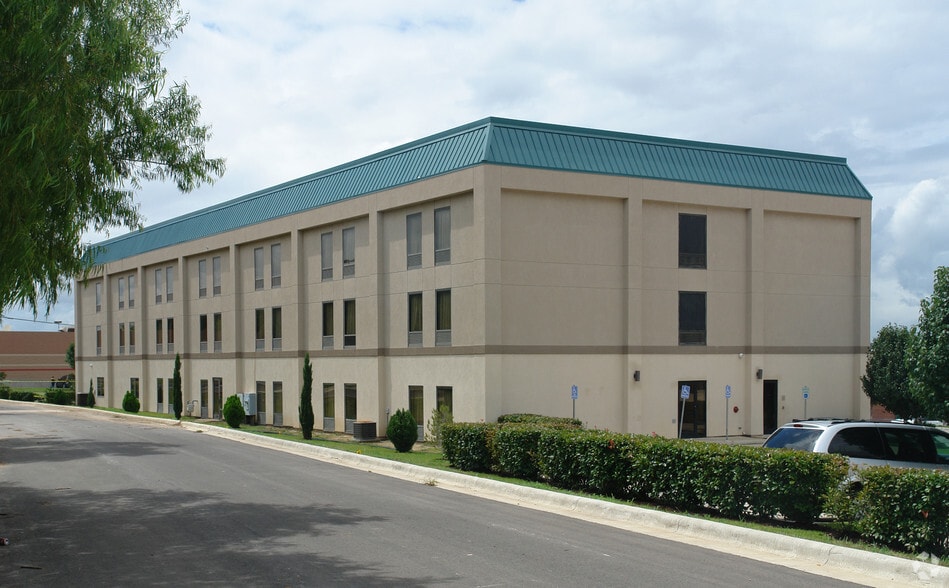 More Photos Of 2702 O W Curry Dr, Killeen Hotel For Sale