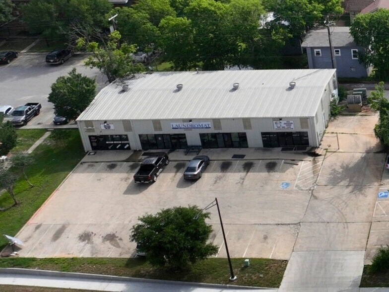 More Photos Of 2107 S College Ave, Bryan Unknown For Lease