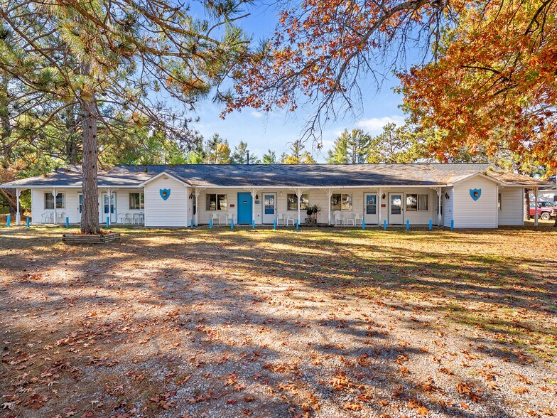 More Photos Of 1024 S I 75 Business Loop, Grayling Hotel For Sale