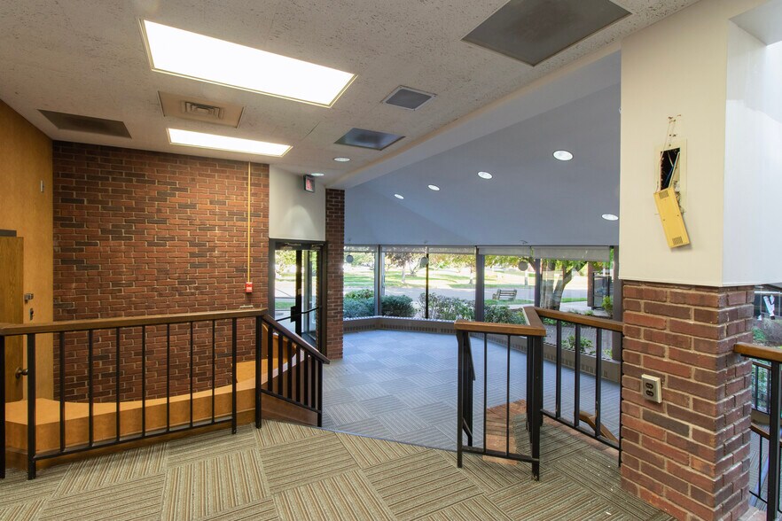 More Photos Of 45 S Main St, Branford Bank For Sale