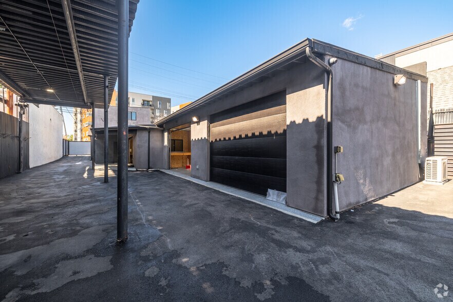 More Photos Of 5244 Vineland Ave, North Hollywood Flex For Sale