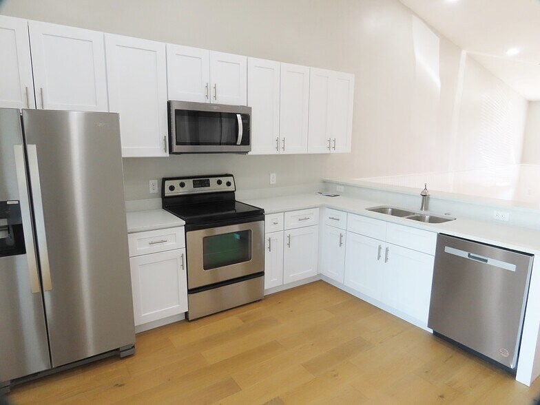 More Photos Of 5136-5186 La Mancha Ct, Orlando Apartments For Sale