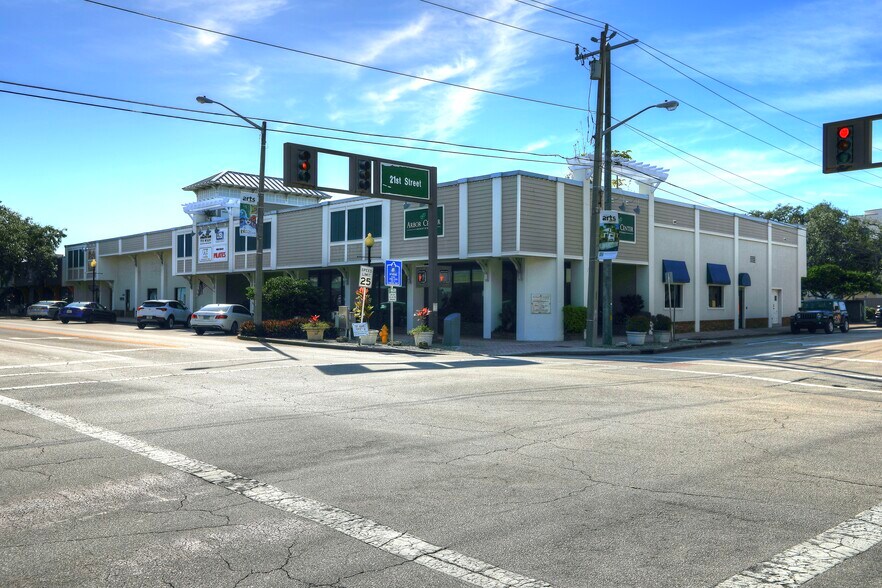 More Photos Of 2045 14th Ave, Vero Beach Office Residential For Sale