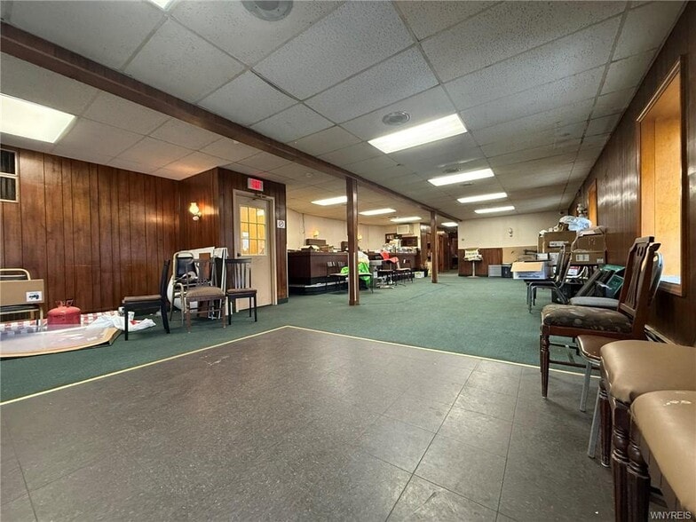 More Photos Of 1701 Pine Ave, Niagara Falls Restaurant For Sale