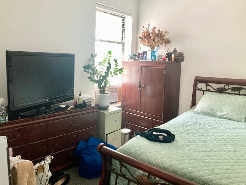More Photos Of 5627 S Indiana Ave, Chicago Multifamily For Sale