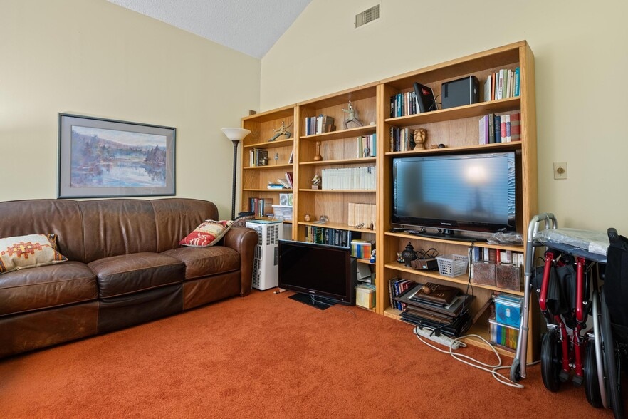 More Photos Of 2424 Enterprise Rd, Clearwater Medical For Sale