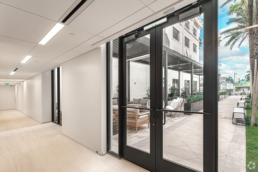 More Photos Of 205 Datura St, West Palm Beach Office For Lease