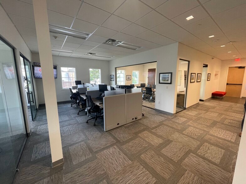 More Photos Of 4521 E 91st St, Tulsa Office For Lease