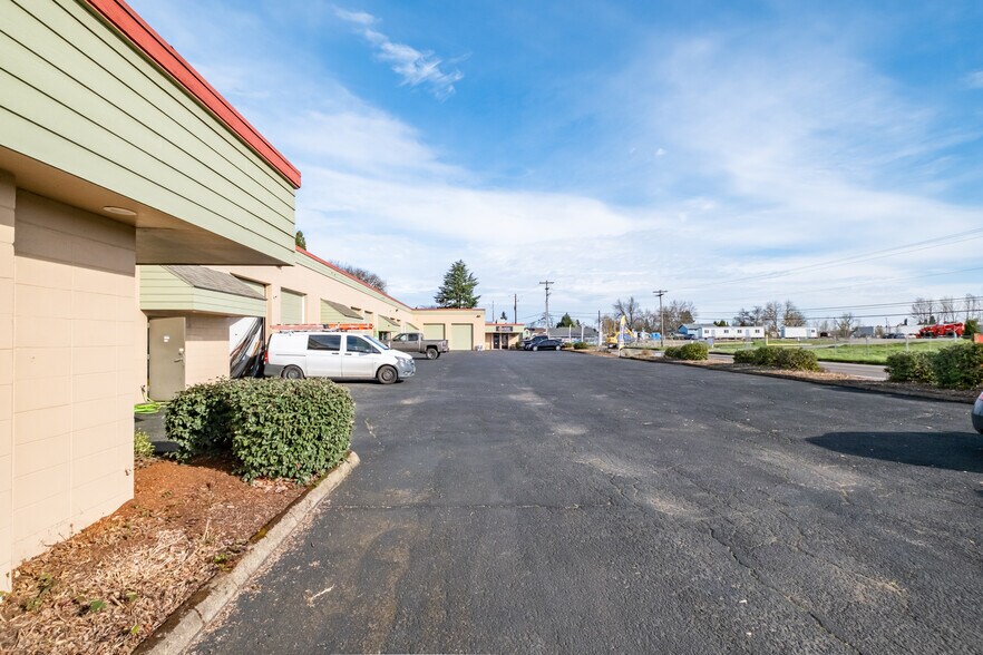 More Photos Of 2300 Ferry St SE, Albany Land For Lease