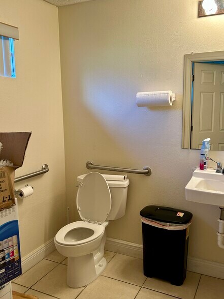 More Photos Of 5939 Virginia, New Port Richey Medical For Sale