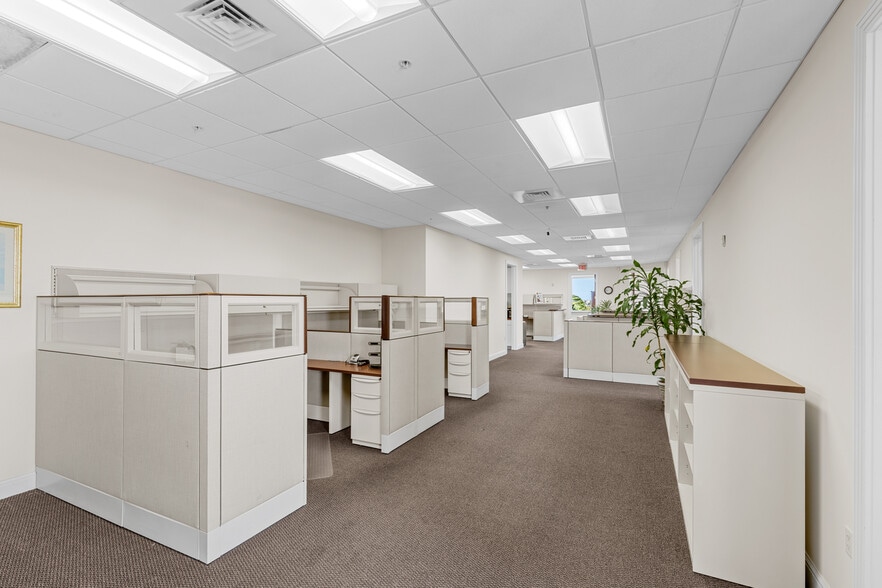 More Photos Of 6751 N Federal Hwy, Boca Raton Office For Sale